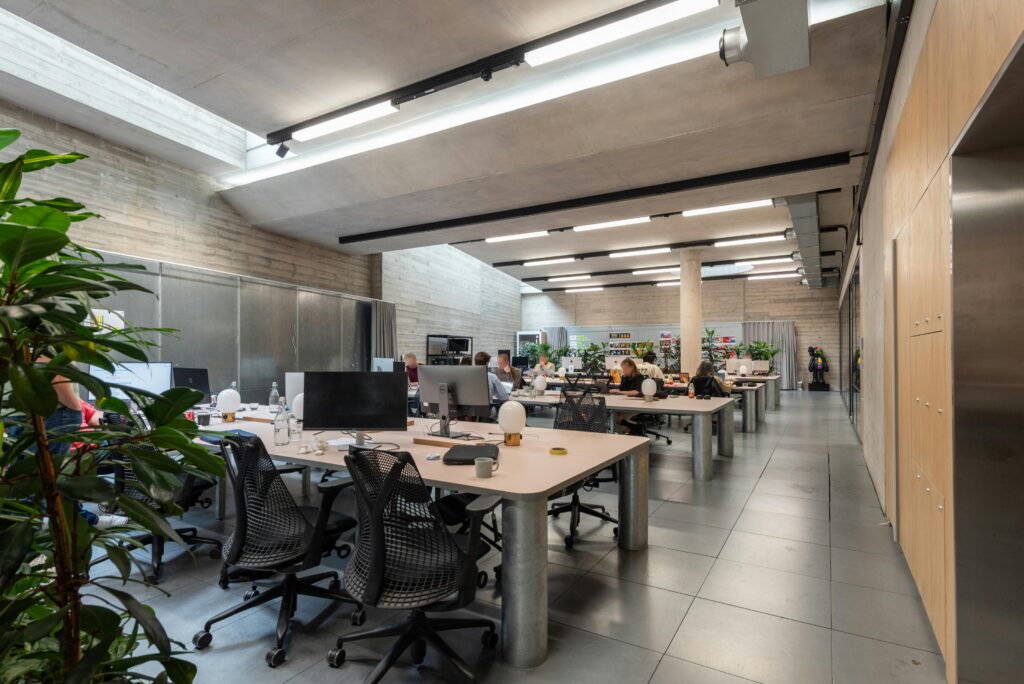 What Are the Rules With Extending an Office Lease?