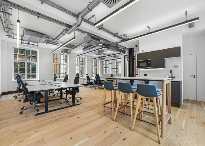 How Much Office Space Do Hybrid Teams Really Need in 2025?